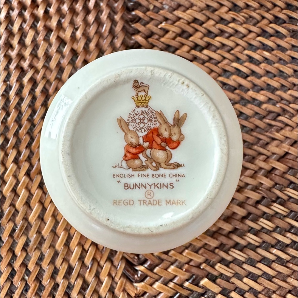 Bunnykins Egg Cup Royal Doulton - Picture 4 of 5